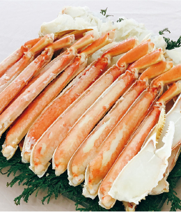 大型サイズのずわいがに原料のみを食べやすく調理加工しました。鍋や焼きがにでお召しあがりください。ロシア産ボイルずわいがにカット1.6kg冷凍本体 10,000円(税込10,800円)