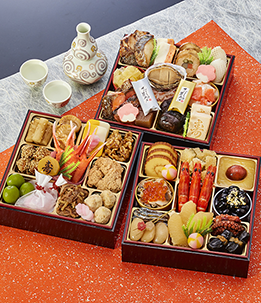 創業50年の伝統と技を惜しみなく発揮し、一つ一つの食材を吟味してこしらえたおせち料理です。 割烹料亭千賀 迎春おせち料理 和風三段重吉寿千 冷蔵3~4人前本体14,000円(税込15,120円)