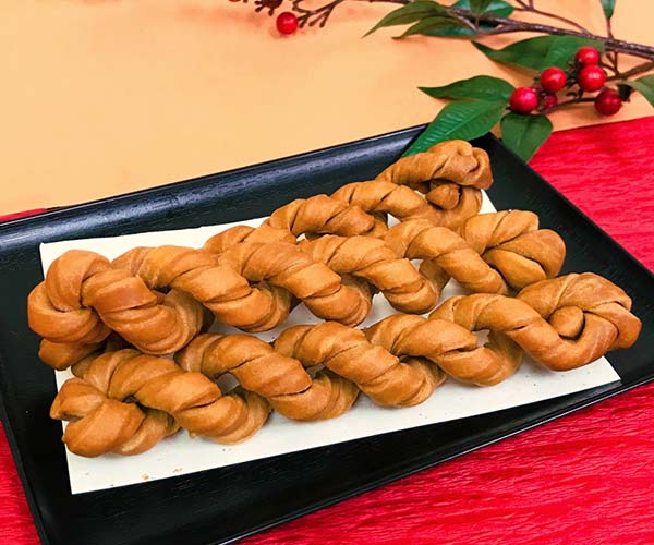 一本一本手作りの伝統菓子「よりより」