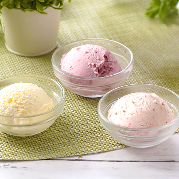 バニラ・ハスカップ・苺のアイスクリーム