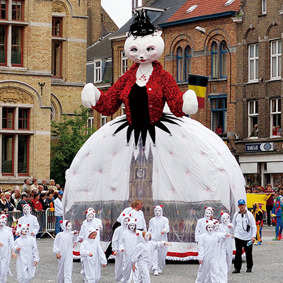 イーペルの猫祭りの様子