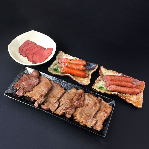 かたい信用 やわらかい肉 肉のいとう 牛たん三昧セット(牛たん塩味、牛たん味噌味、牛たん入りソーセージ 、ロースト牛たん)【お届け期間：12月24日〜12月31日】【福袋】　商品画像1