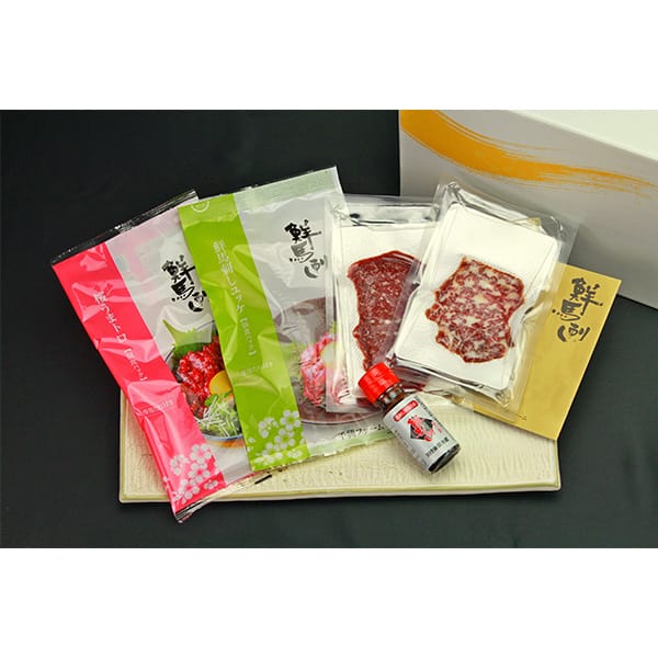 鮮馬刺しスライス4種バラエティーセット【お届け期間：8月8日〜8月12日】[鮮-519]【お盆ごちそう特集】　商品画像1
