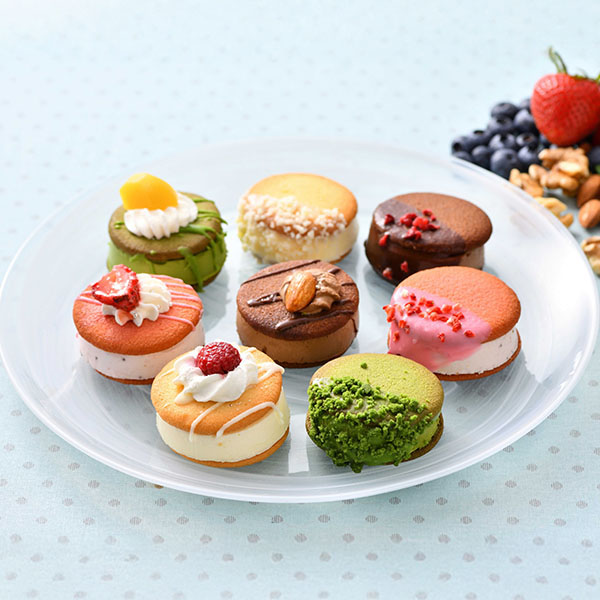 クレーム デ ラ クレーム ラングドシャサンドアイス【おいしいお取り寄せ】　商品画像1