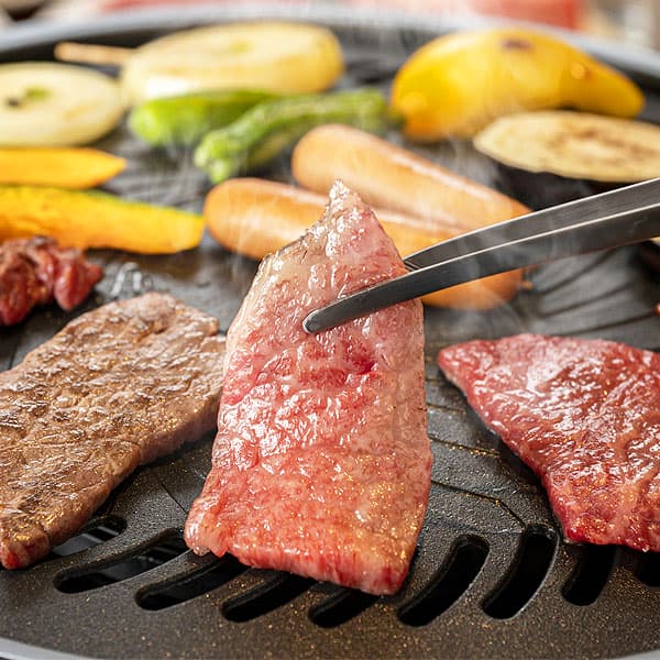 国産 黒毛和牛かたロース焼肉用 500g【GW】　商品画像1