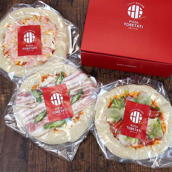 島根PIZZA TORETATIPIZZA TORETATI 3種セット〜山陰〜紅ずわいがにとコーンのピザ、のどぐろとトマトのピザ、ベーコンとアスパラのピザ、化粧箱入【NN】 商品画像1
