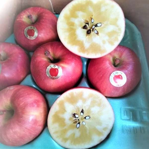 青森県産(JA津軽みらい石川) こみつりんご(黒箱)特選2kg【限定500点】(お届け期間:11月20日〜12月29日)【おいしいお取り寄せ】 商品画像1