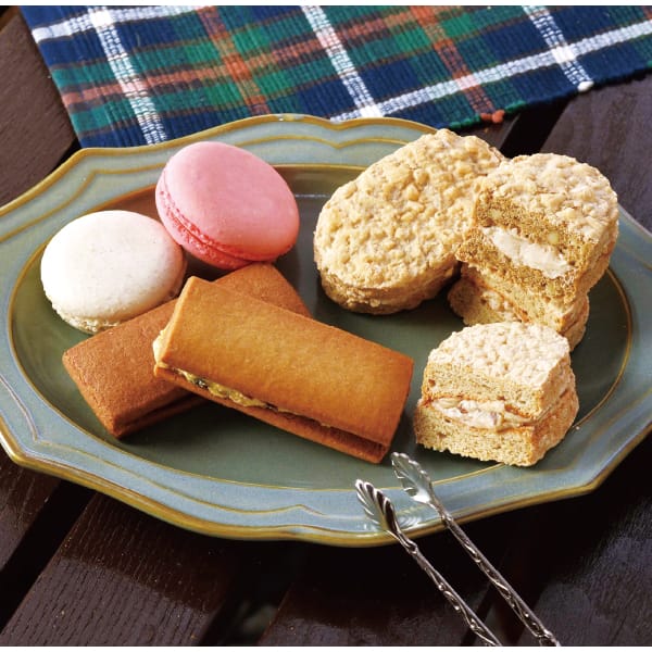 栃木県 大麦工房ロア大麦工房冬のマカロンセット87819【お届け期間】2025年11月11日-2026年1月10日【冬の贈りもの・お歳暮】【KN】　商品画像1