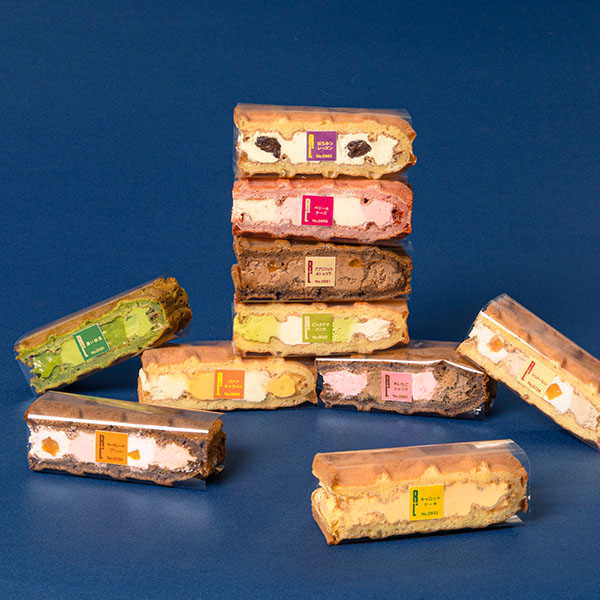 R.L waffle cake 12月限定ワッフルケーキ 10個入【イオンのクリスマス】　商品画像1