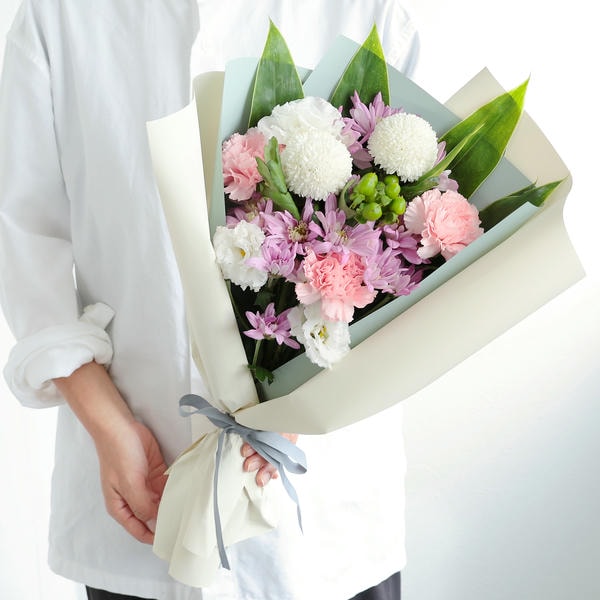 お供え花束「おもいびより」(ピンク)お線香付き【花】【年間ギフト】　商品画像1