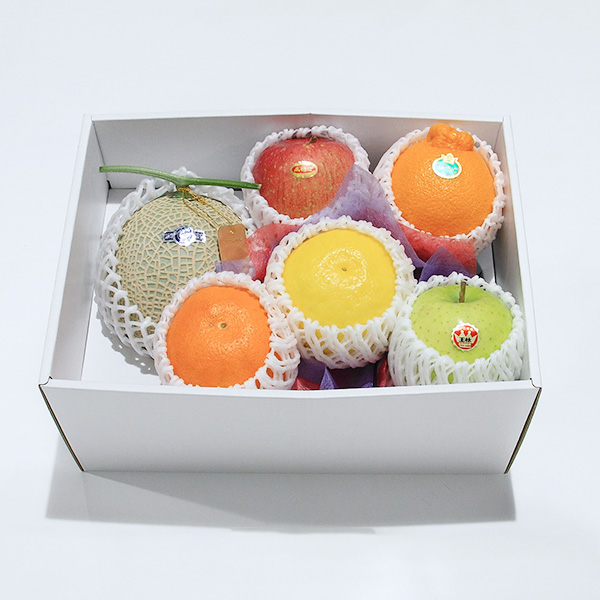 豊洲市場発 国産 旬の果物詰合せ(中) 化粧箱入り【おいしいお取り寄せ】　商品画像1