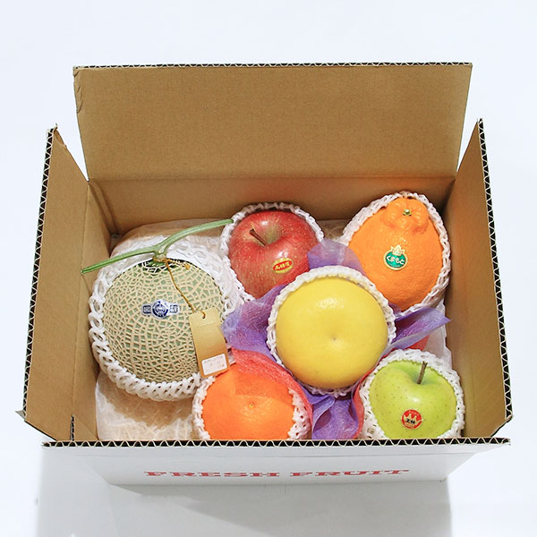 豊洲市場発 国産 旬の果物詰合せ(中) ご自宅用箱入り【おいしいお取り寄せ】　商品画像1