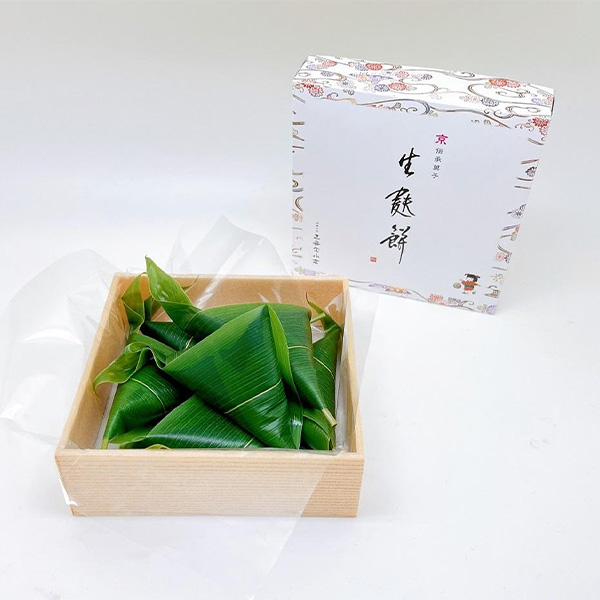 京都 三昇堂小倉 京生麸餅・黒みつわらび餅ギフトセット 生麩餅6個入・13×13×4cm・総重量235gと、わらび餅350g・13×13×4cm・総重量465g【NN】　商品画像1