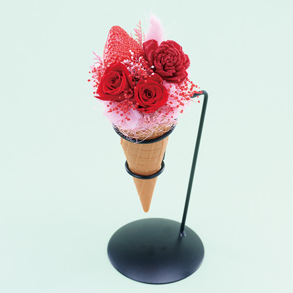 Luna プリザーブドフラワー アイスクリームアレンジ「ストロベリー」【母の日】　商品画像1