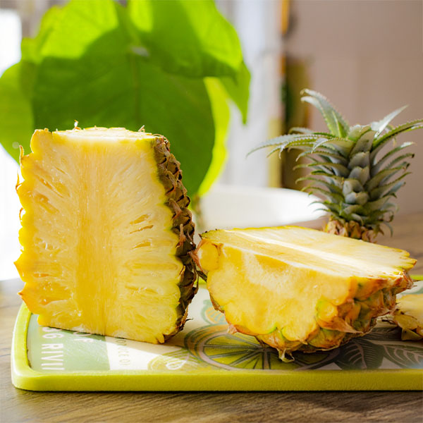 沖縄県(石垣島市)産アグロオーガ八重山フルーツ部会のボゴールパイン計1.5kg(2-3玉入り)【お届け期間:5月9日〜6月30日】【旬鮮便】【NN】　商品画像1