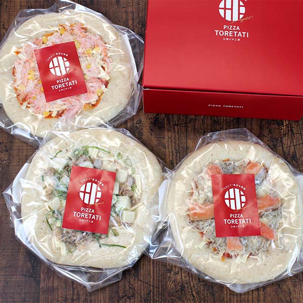 鳥取 PIZZA TORETATI 3種セット〜鳥取〜(紅ずわいがにとコーンのピザ×1枚、サーモンとしらすのピザ×1枚、さばみそとポテトのピザ×1枚)【NN】　商品画像1