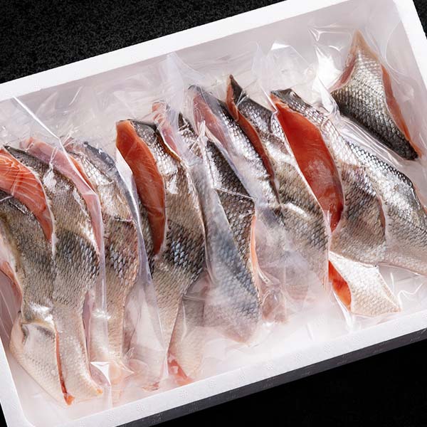 北海道産 新巻鮭半身切身セット 2切れ5〜6パック【限定100点】【秋のうまいもの市】【おいしいお取り寄せ】　商品画像1