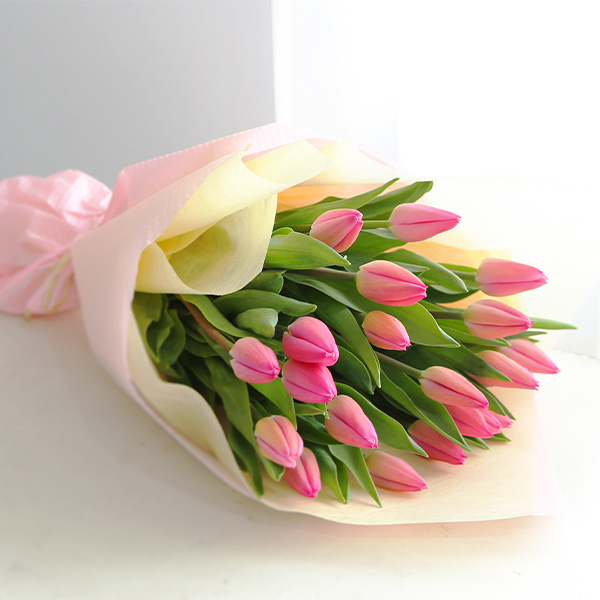 ピンクのチューリップブーケ【花】【年間ギフト】 商品画像1