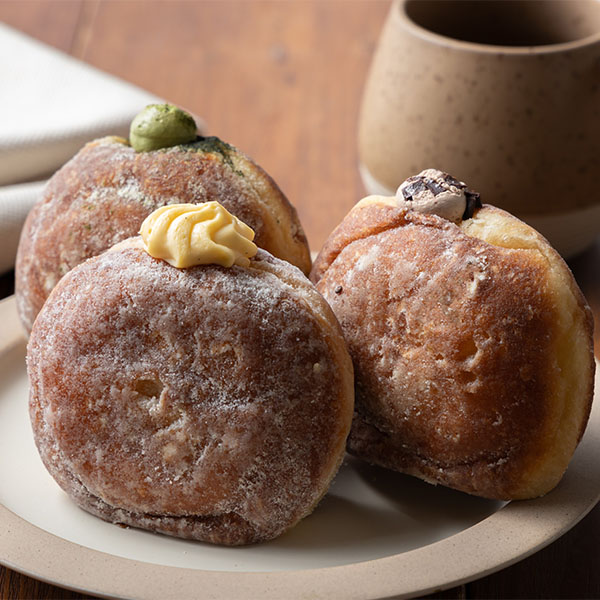 島根県 KAKA.IZUMO KAKA.DONUT クリーム生ドーナツ 4個セット 生ドーナツカスタード2個、生ドーナツショコラ1個、生ドーナツ抹茶1個【NN】　商品画像2