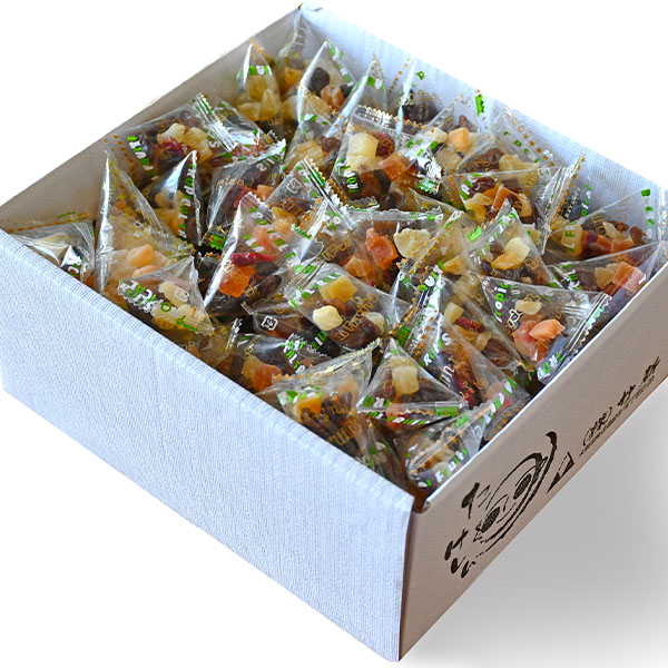 大阪竹新 7種ドライフルーツ レーズン(トルコ・アメリカ産)、パイナップル、パパイヤ、マンゴー、メロン、リンゴ(各タイ産)、クランベリー(アメリカ産)計525g【冬の贈りもの・お歳暮】【NN】　商品画像2