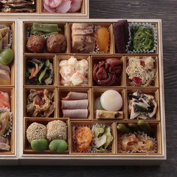 和(京都 うお寿)・洋(北海道 アンサンブル)・中華(京都 東東来) うお寿&アンサンブル&東東来 和・洋・中華 コラボおせち三段重【4人前・61品目】【イオンのおせち】 商品画像3