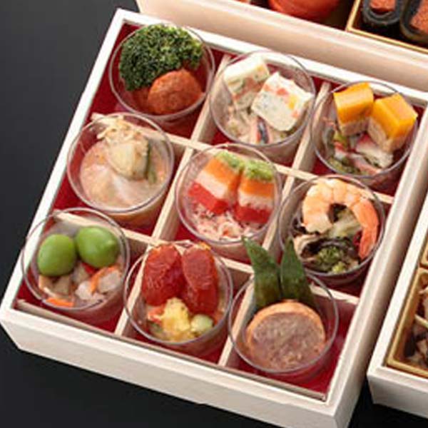 京都料亭 うお寿・北海道 アンサンブル・京都 東東来 和風・洋風・中華 四段重 【3〜4人前・60品目】【イオンのおせち】　商品画像3