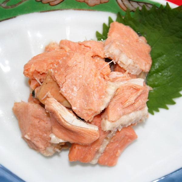 新潟県 永徳 鮭茶漬・鮭わかめ・鮭中骨水煮缶セット鮭茶漬100g、鮭わかめ80g、鮭中骨水煮缶T2号×3缶「お届け期間5/26-8/25」【夏の贈りもの・お中元】【KN】　商品画像3