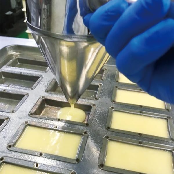 アルファイノベーション 彩玉梨スイーツセット2種詰め合わせ(フィナンシェ×3、プチガトー×3)【KN】　商品画像3