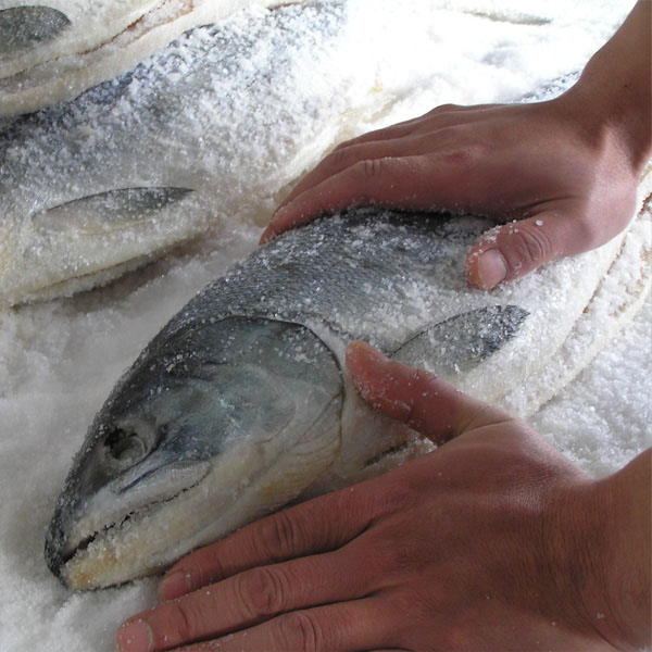 NSニッセイ 北海道認証 14日間熟成新巻鮭　姿切身半身【おいしいお取り寄せ】　商品画像4