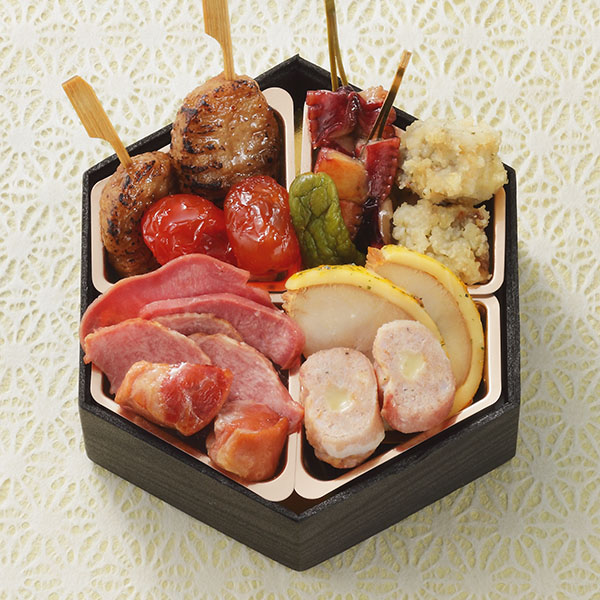 や満文 青木庵 ミニ六角六段重【2〜3人前・54品目】【イオンのおせち】　商品画像5