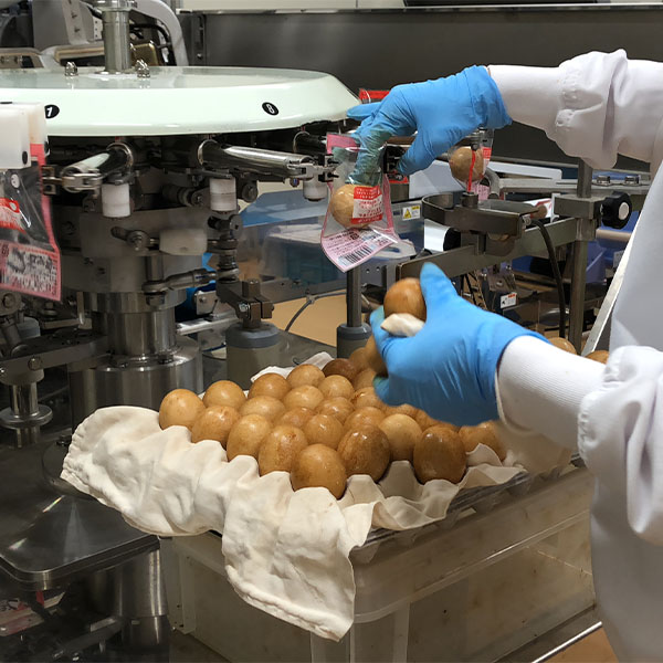 山形 半澤鶏卵スモッち＆スモッちゴールド 15個段ボール箱入スモッち10個、スモッちゴールド5個【KN】　商品画像7