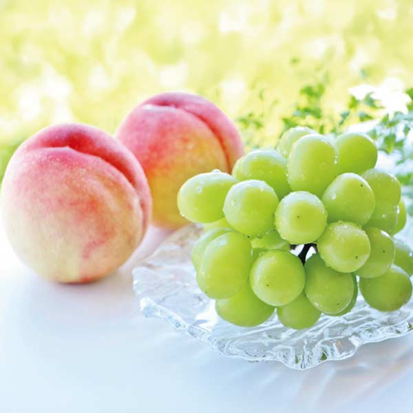 山梨県産 シャインマスカットと桃の詰合せ(お届け期間：7/1〜8/10)【夏の贈りもの・お中元】　商品画像1