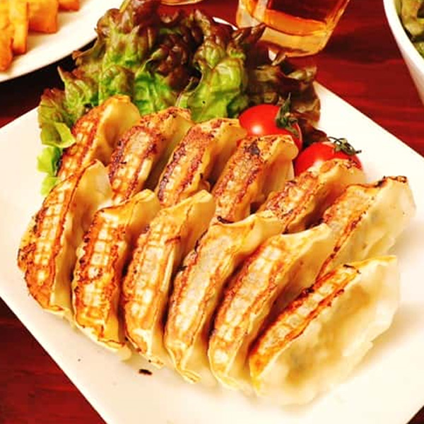 京都・餃子の専門店 福吉 みそダレで食べる九条ねぎと京都ぽーくの餃子48粒 B-48 福吉の薄皮肉餃子12粒×4、特製たれ20g×4【NN】 惣菜【季節の贈り物&ご褒美ギ 京都・餃子の専門店 福吉 みそダレで食べる九条ねぎと京都ぽーくの餃子48粒 B-48 福吉の薄皮肉餃子12粒×4、特製たれ20g×4【NN】 惣菜【季節の贈り物&ご褒美ギ