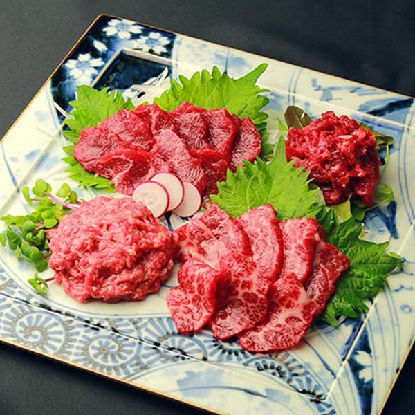 鮮馬刺しスライス4種バラエティーセット【お届け期間：8月8日〜8月12日】[鮮-519]【お盆ごちそう特集】　商品画像1