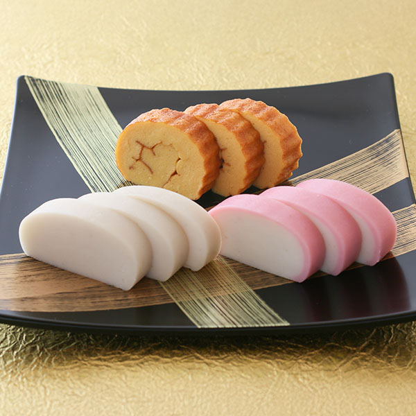 小田原山上 特上蒲鉾・伊達巻詰合せ(彩) (特上白240g・特上赤240g・手焼き伊達巻ハーフ1本)【限定70点】【お届け期間：12月26日〜12月30日】【年末年始ごちそう