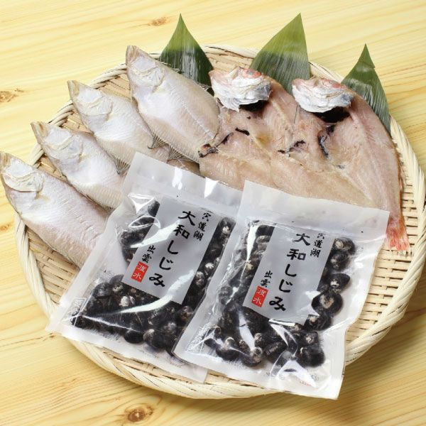 島根 渡邊水産 とっておき 山陰セレクションB 大和しじみ180g(冷凍)、ゆず香るれんこ鯛開き2枚(計180g)、あじ開き2枚(計140g)、するめいか1枚(100g)【NN】　商品画像1