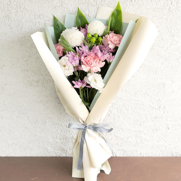 お供え花束「おもいびより」(ピンク)【花】【年間ギフト】　商品画像1