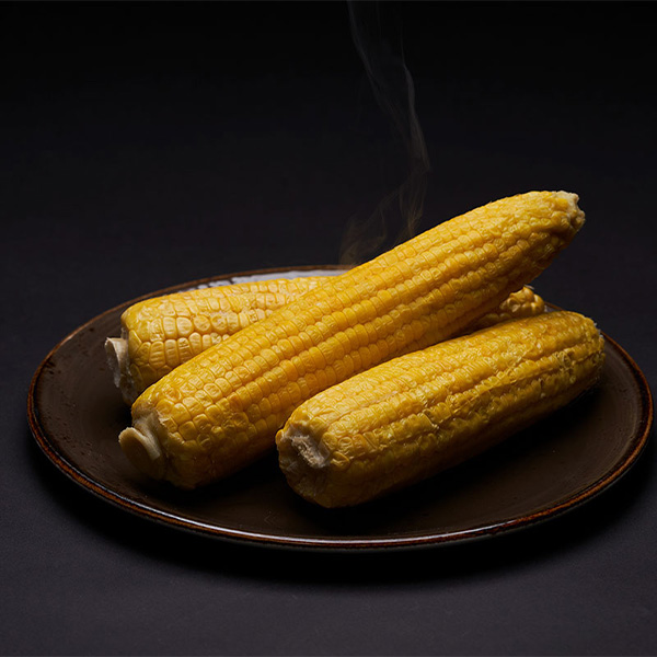 国産 冷凍旬甘とうもろこし イエローコーン×8本(1本160g以上)【NN】　商品画像1