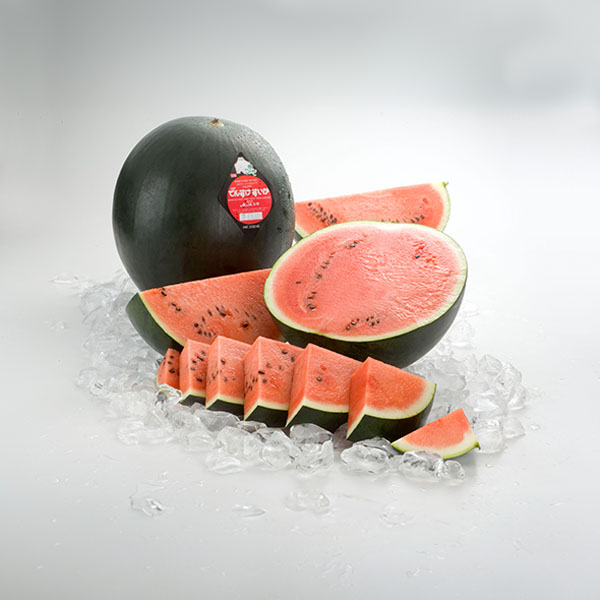 北海道産(JA当麻) でんすけすいか 大玉 秀品 4L以上【お届け期間：7月11日〜8月15日】【北海道フェア】　商品画像1