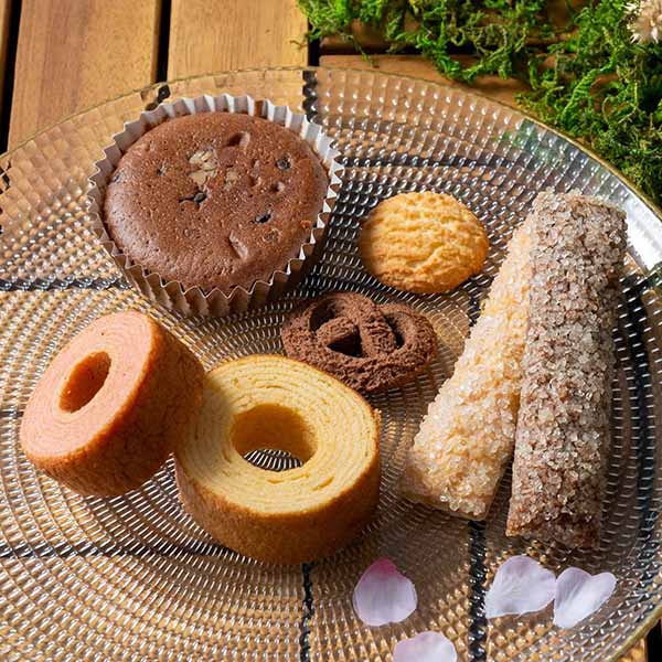 森の庭 焼き菓子アソート フラワーリース 7個入[MRM-01A]【年間ギフト】　商品画像1