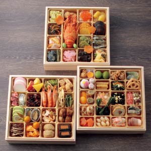 京都料亭 うお寿・藤かわ・みのり 京都料亭 コラボおせち 三段重 【4〜5人前・64品目】【イオンのおせち】【近畿・中四国地区お届け限定】