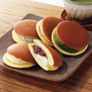 虎屋本舗 虎ちゃん10個入【冬の贈りもの・お歳暮】