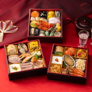 ホテルオークラ 和洋中おせち三段重【3〜4人前・39品目】【イオンのおせち】