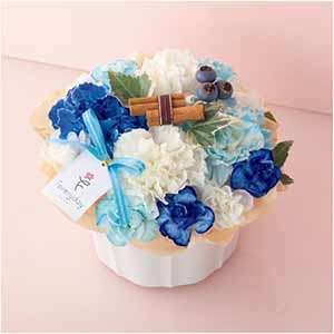 welzoFLOWER カーネーションアレンジ「ブルーベリーパフェ」【母の日】