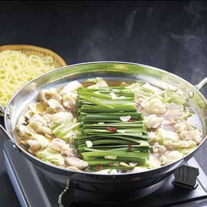 福岡 博多 牛もつ鍋 3〜4人前【お届け期間：12月26日〜12月30日】(L7885)【年末年始ごちそう特集】【サクワ】【直送】