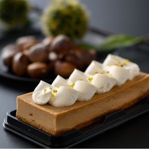愛媛県メニークエスト ほとんど栗のテリーヌ 1個(18cm×7cm×5cm)【お届け期間：12月19日〜12月24日】【イオンのクリスマス】【NN】