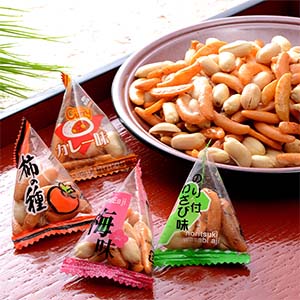 大阪竹新 変り種の柿ピー詰合せ【缶入】 柿の種(醤油・わさび・梅・カレー)＆ピーナッツ 650g(個包装紙込)【冬の贈りもの・お歳暮】【NN】