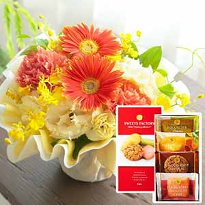 アレンジ「フルリーナ」(イエロー)お菓子セット【花】【年間ギフト】