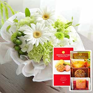 お供えアレンジ「フルリーナ」(ホワイト)お菓子セット【花】【年間ギフト】