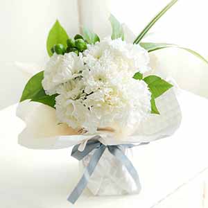 お供えスタンディングブーケ「しろいろ」【花】【年間ギフト】